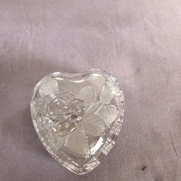 Crystal Vintage  heart  container - Picture 1 of 8